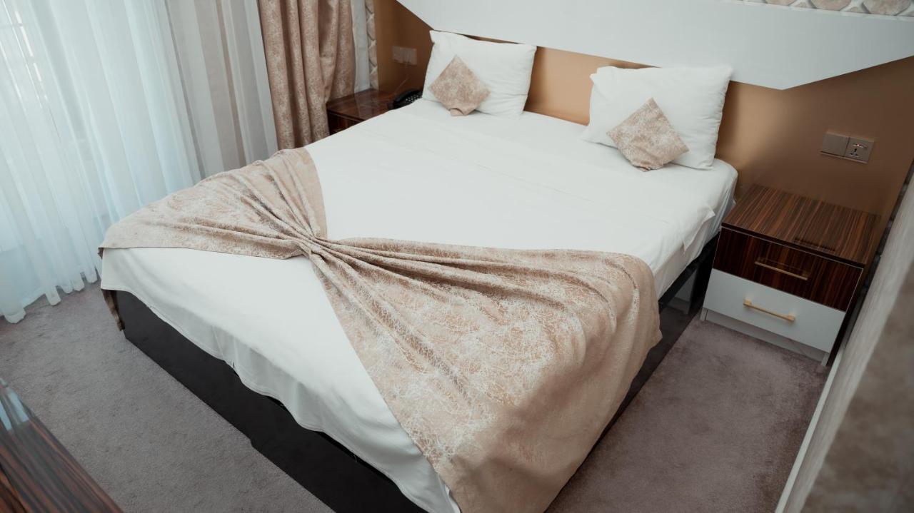 Dionis Baku Hotel Εξωτερικό φωτογραφία
