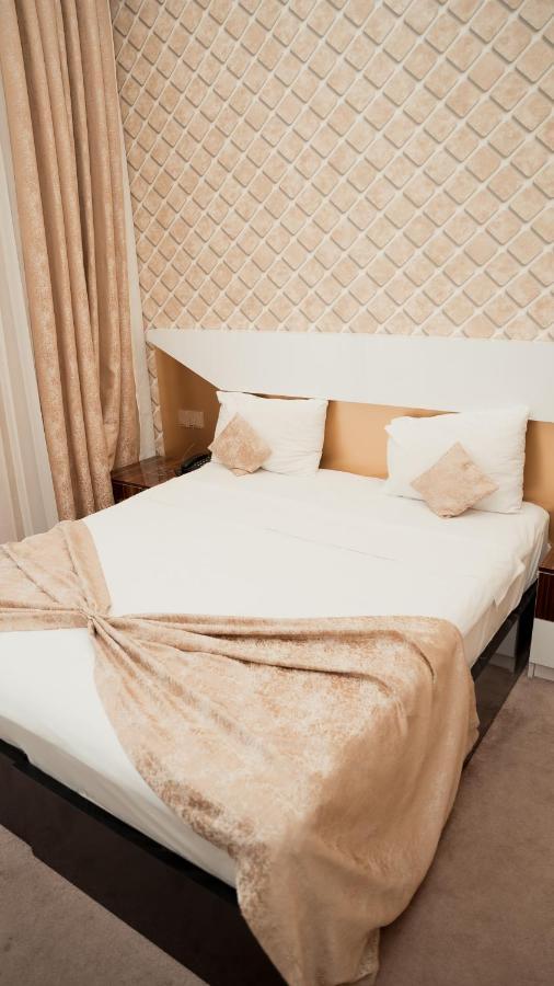 Dionis Baku Hotel Εξωτερικό φωτογραφία